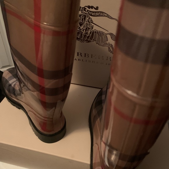 Authentic Burberry rain boots size 39 - Picture 4 of 5